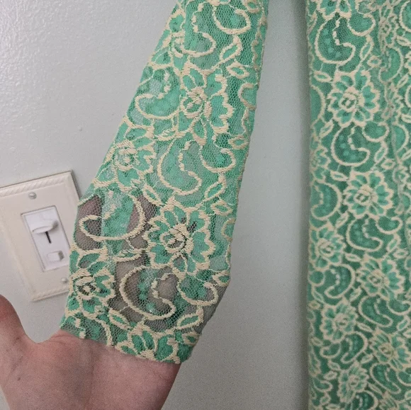 Pretty Young Thing Women's L Green Floral Open Front Lacey Cardigan USA Made - Picture 2 of 10